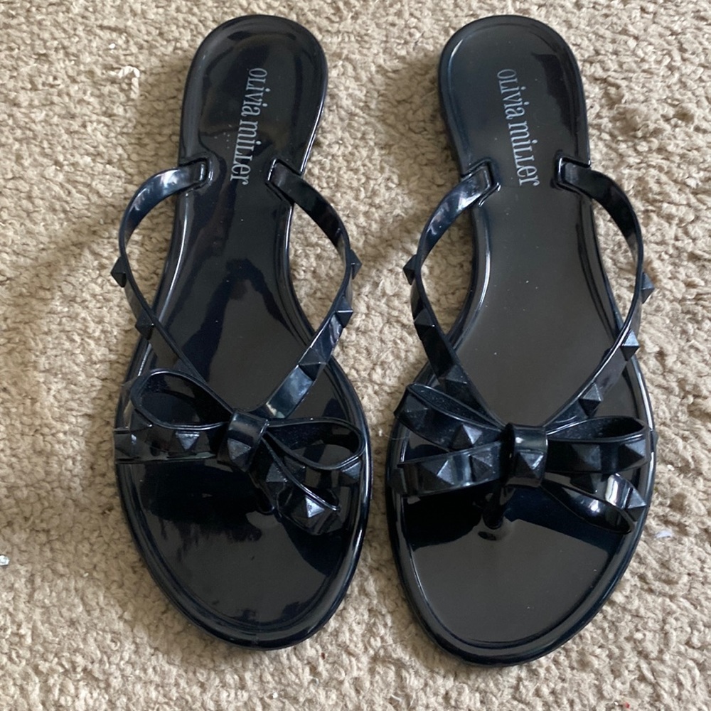 Black sandals